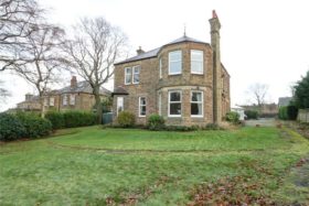 5 bedroom Detached for sale